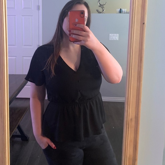 Black Cinched Waist Top with Buttons - Picture 4 of 4